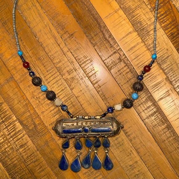 Vintage bohemian tribal lapis lazuli beaded necklace - Picture 3 of 6